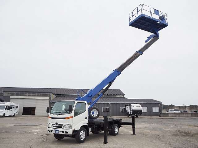Hino Dutro 2