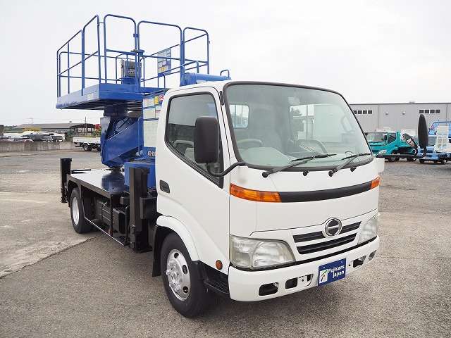 Hino Dutro 4