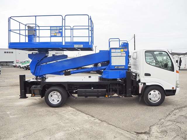 Hino Dutro 8