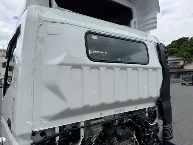 Mitsubishi Fuso Canter 11