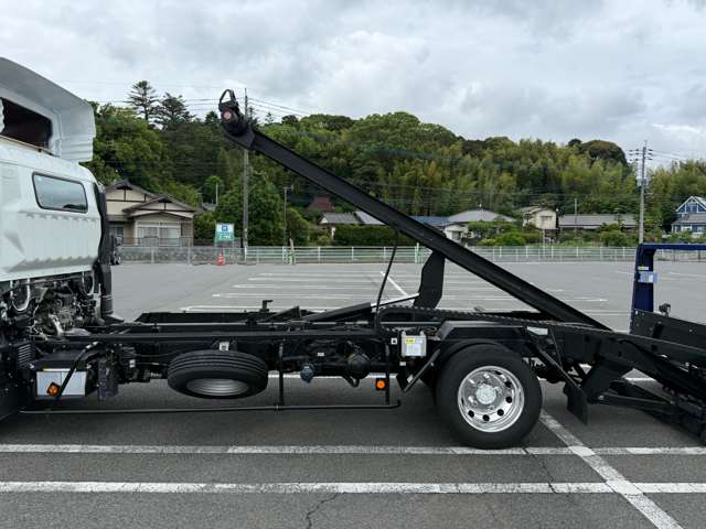 Mitsubishi Fuso Canter 7