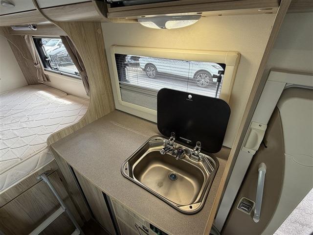Toyota Camroad 11