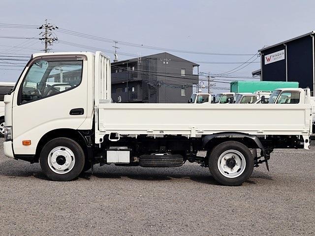 Hino Dutro 9
