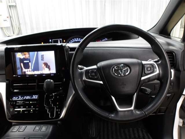 Toyota Estima Hybrid 4