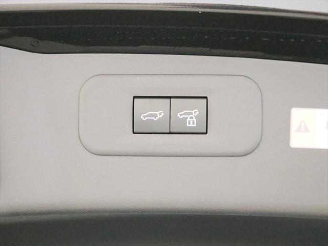 Lexus NX 11