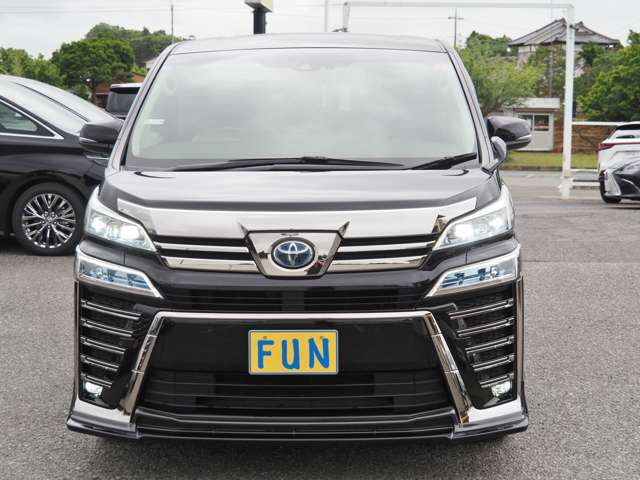 Toyota Vellfire 2