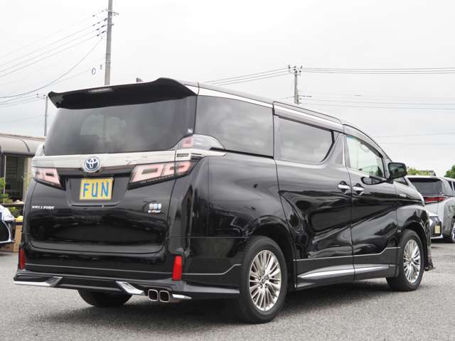 Toyota Vellfire 5
