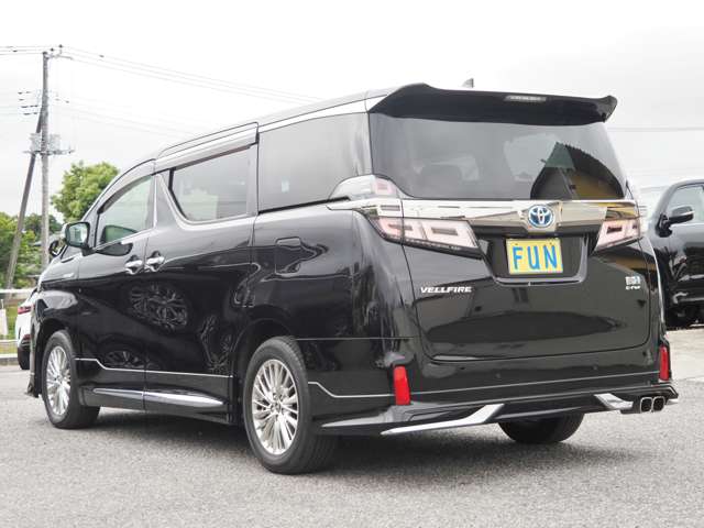 Toyota Vellfire 6