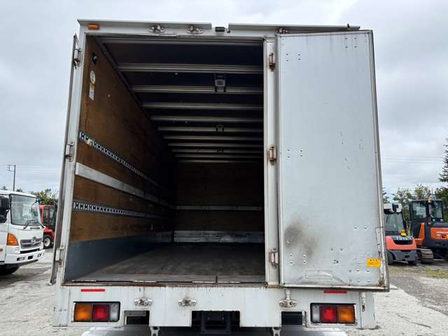 Mitsubishi Fuso Fighter 11