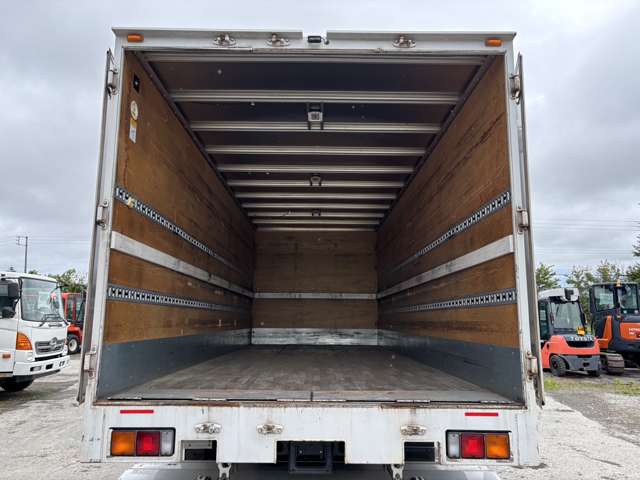 Mitsubishi Fuso Fighter 12