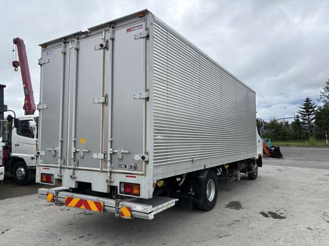Mitsubishi Fuso Fighter 5