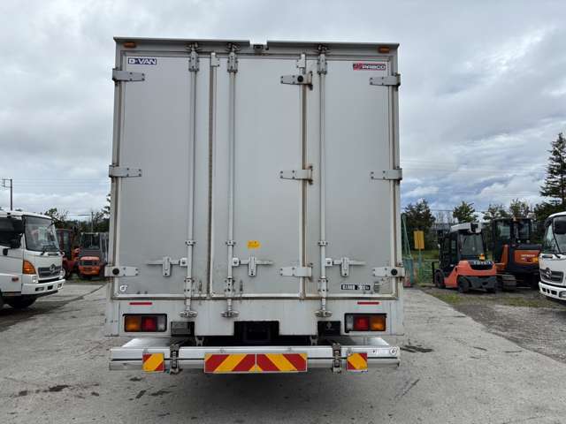 Mitsubishi Fuso Fighter 6