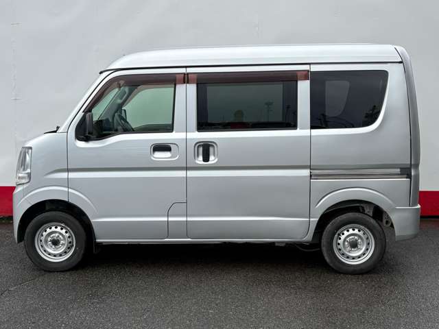 Mitsubishi Minicab Van 12