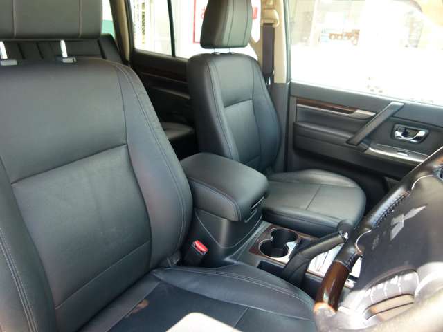 Mitsubishi Pajero 10