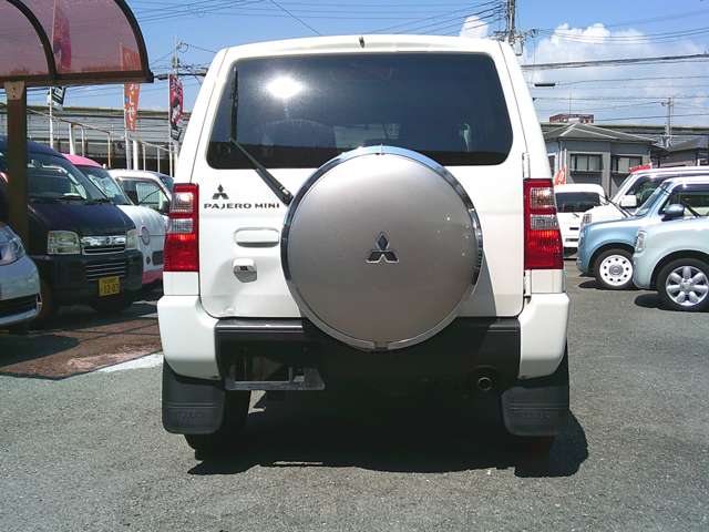 Mitsubishi Pajero Mini 4