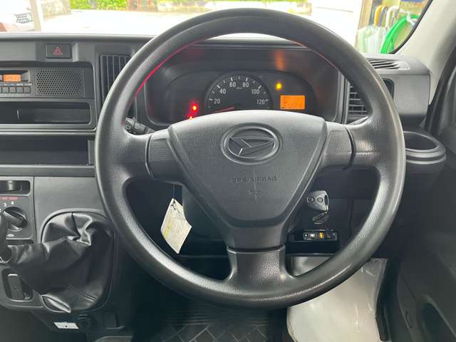Daihatsu Hijet Cargo 2