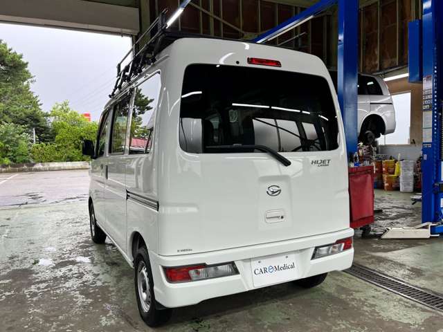 Daihatsu Hijet Cargo 7