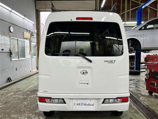 Daihatsu Hijet Cargo 8