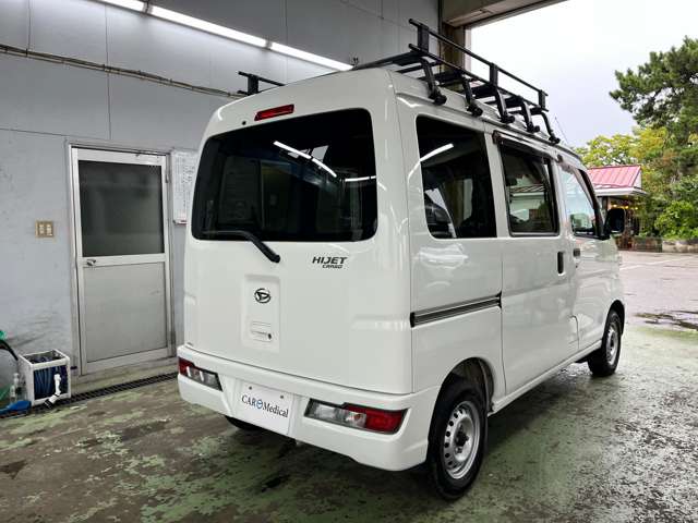 Daihatsu Hijet Cargo 9