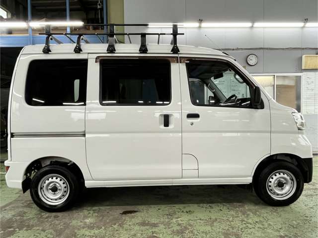 Daihatsu Hijet Cargo 10