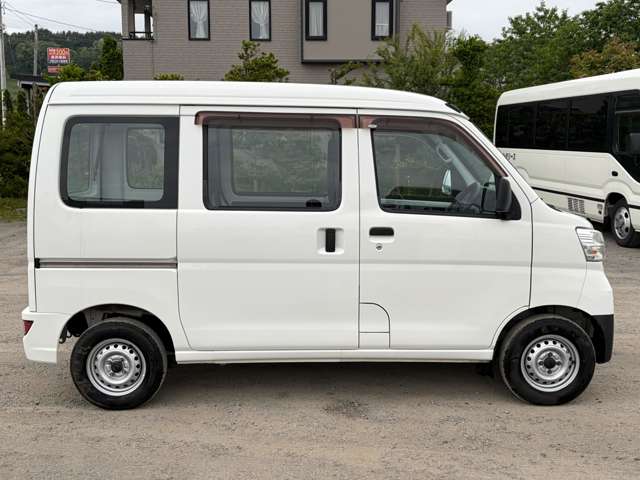 Daihatsu Hijet Cargo 4