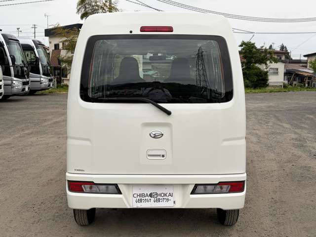 Daihatsu Hijet Cargo 6