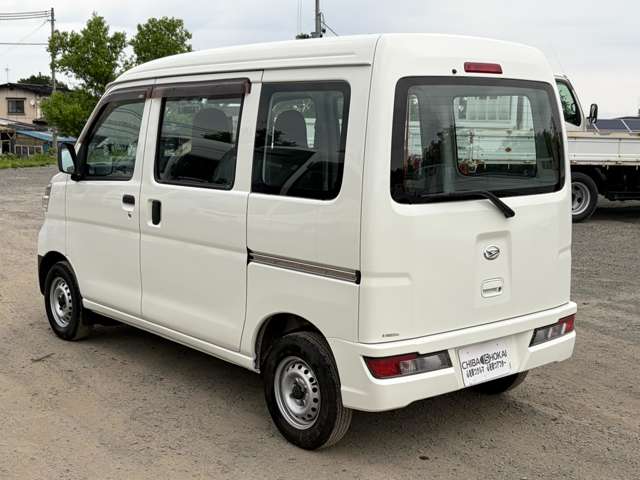 Daihatsu Hijet Cargo 7