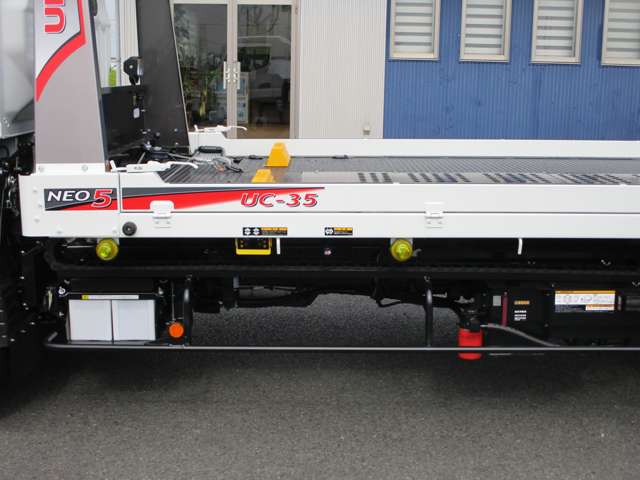 Mitsubishi Fuso Canter 7