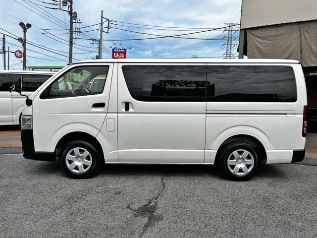 Toyota Hiace Van 6