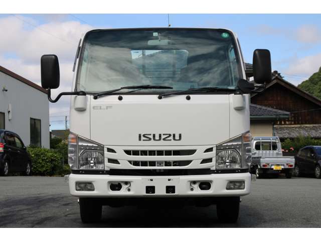 Isuzu Elf 2