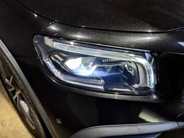Mercedes-Benz GLB 8