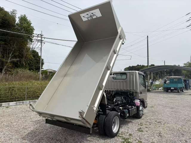Mitsubishi Fuso Canter 9