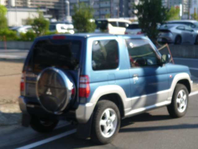 Mitsubishi Pajero Mini 4