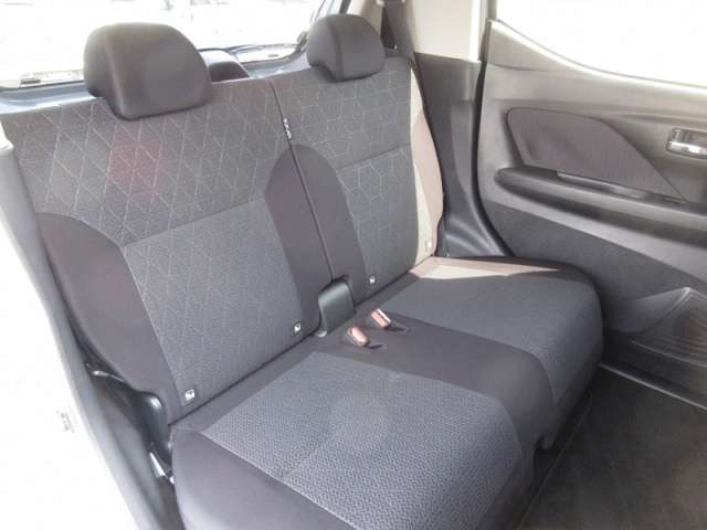 Mitsubishi eK X 12