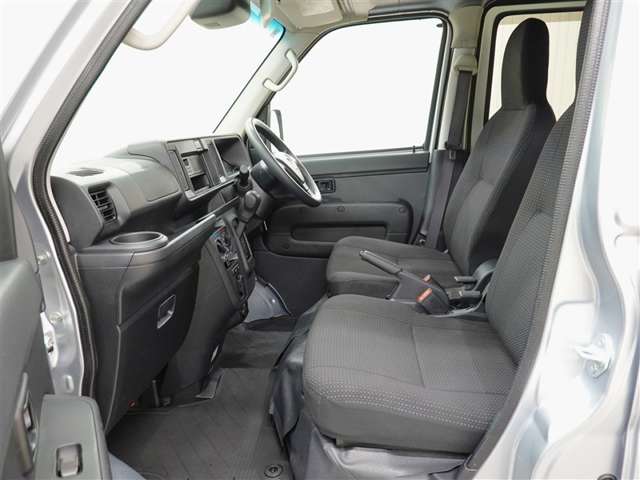 Daihatsu Hijet Cargo 12