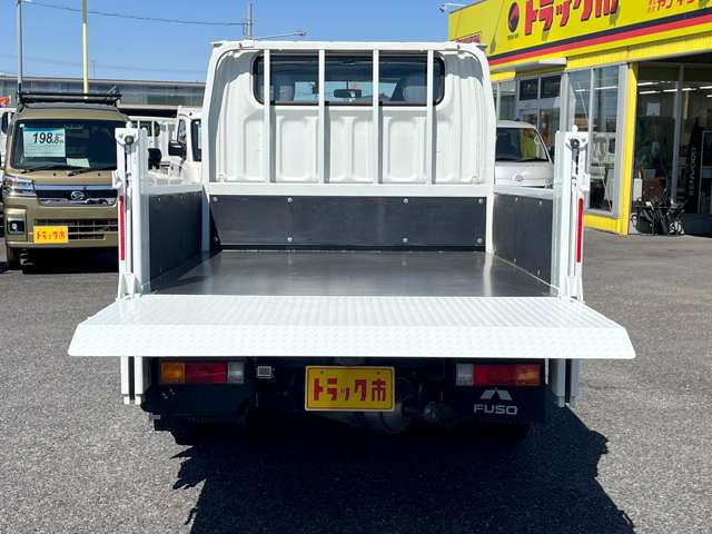 Mitsubishi Fuso Canter 7