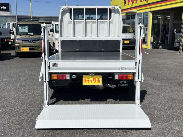 Mitsubishi Fuso Canter 10