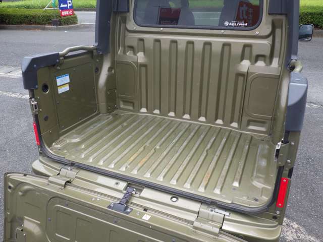 Daihatsu Hijet Deck Van 11