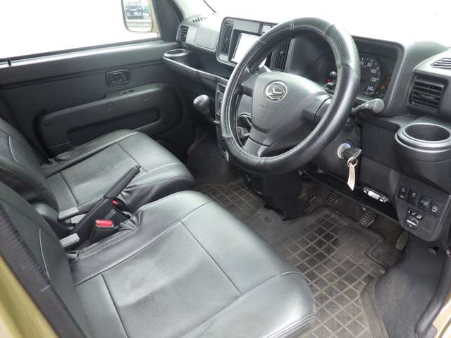 Daihatsu Hijet Deck Van 12