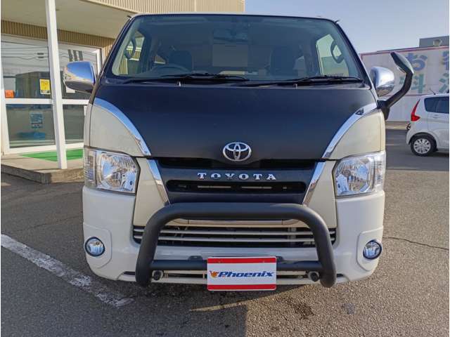 Toyota Hiace Van 3