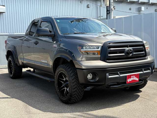 Toyota Tundra 2