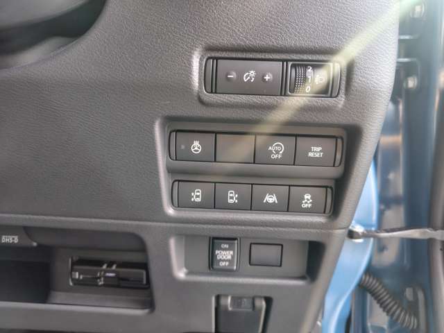 Mitsubishi Delica Mini 12