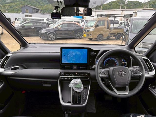 Toyota Noah 3