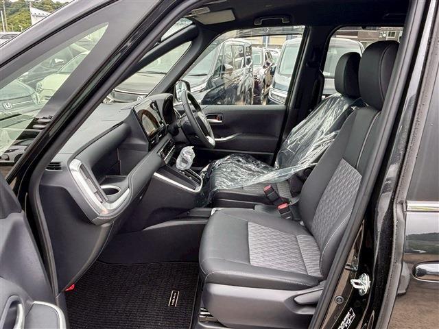 Toyota Noah 5