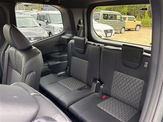 Toyota Noah 7
