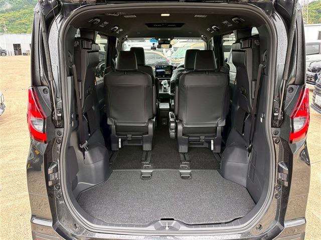 Toyota Noah 9