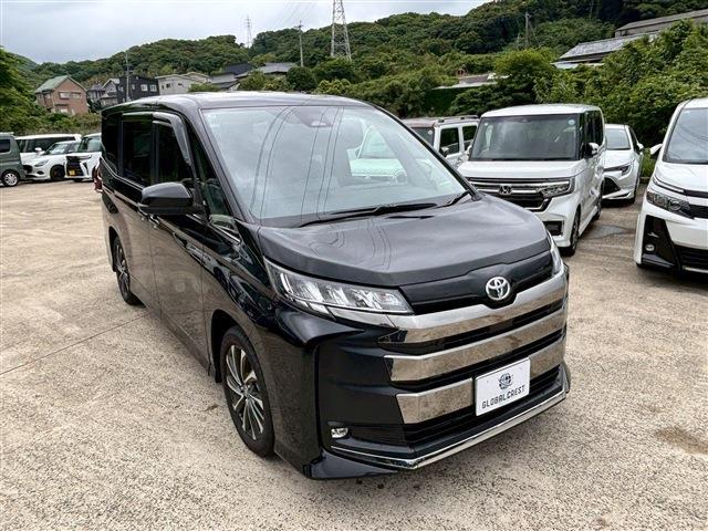 Toyota Noah 10