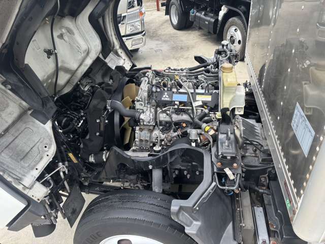 Mitsubishi Fuso Canter 9