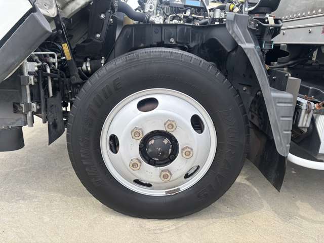 Mitsubishi Fuso Canter 10
