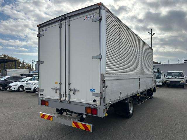 Mitsubishi Fuso Fighter 9